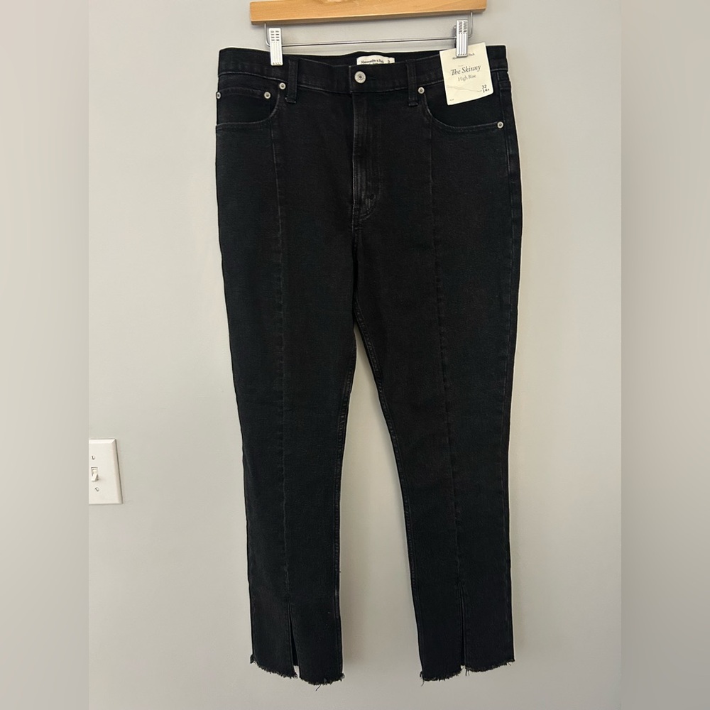NWT Abercrombie & Fitch The Skinny High Rise Black Jeans